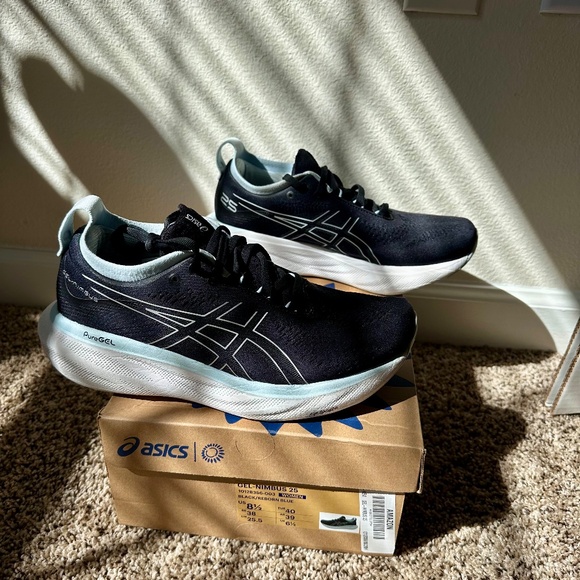 LIKE NEW | ASICS Women's Gel-Nimbus 25 Running Shoes, 8.5 - Picture 2 of 3